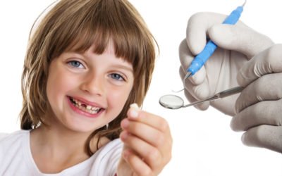 ¿Cuándo deben caerse los dientes de leche?