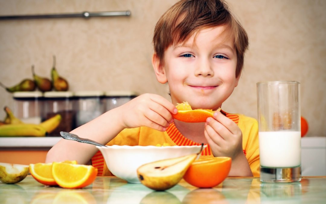 Alimentos que ayudan a prevenir la caries en tus pequeños